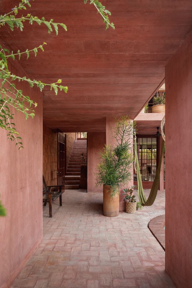 Red House by Ángel García Arquitectura. Photograph by César Béjar Studio.