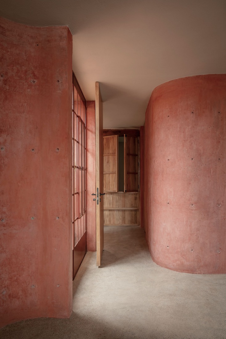Red House by Ángel García Arquitectura. Photograph by César Béjar Studio.