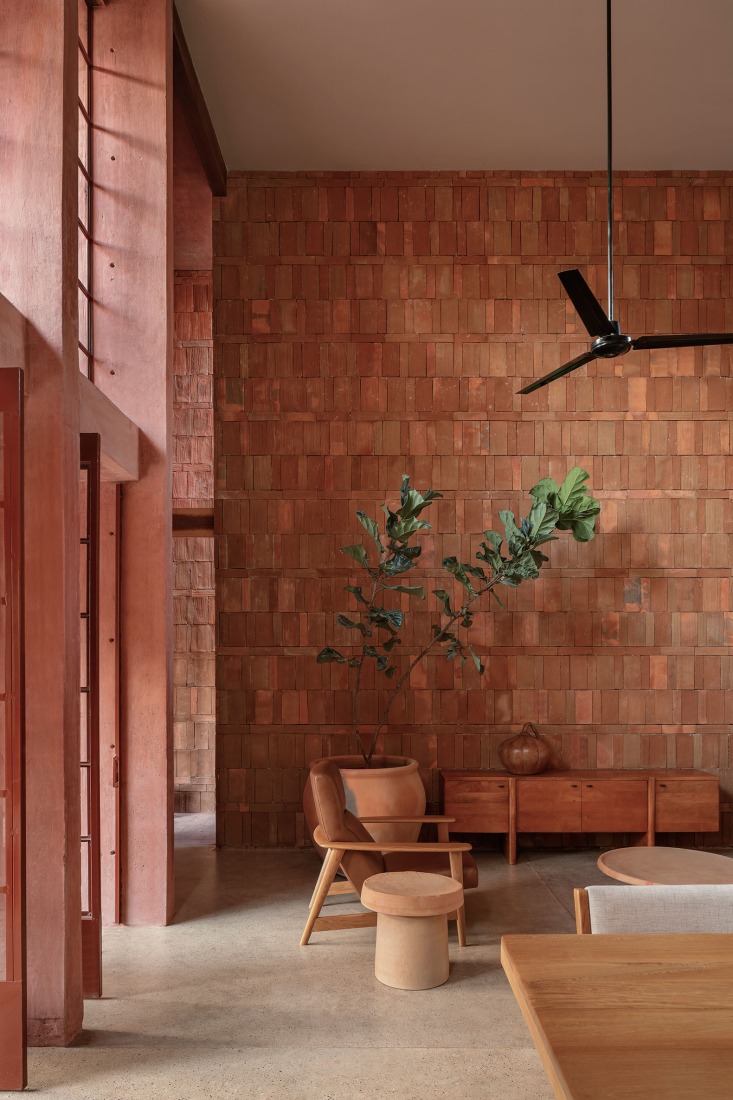 Red House by Ángel García Arquitectura. Photograph by César Béjar Studio.