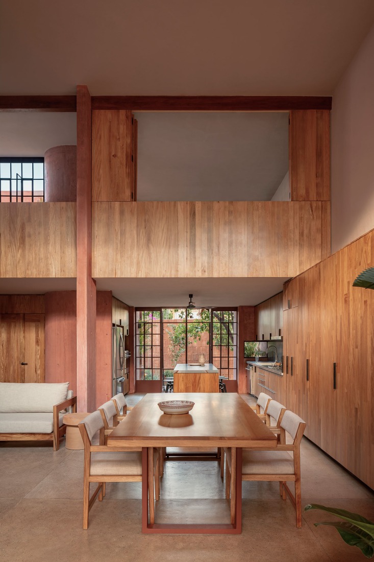 Red House by Ángel García Arquitectura. Photograph by César Béjar Studio.