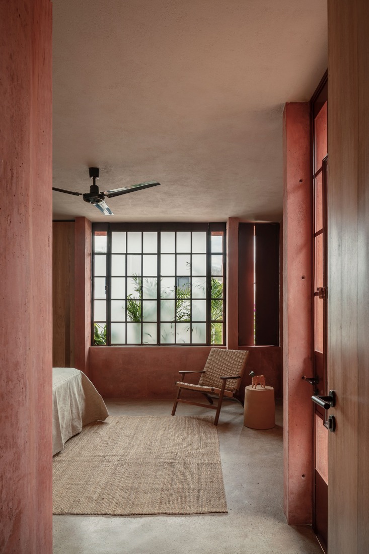 Red House by Ángel García Arquitectura. Photograph by César Béjar Studio.