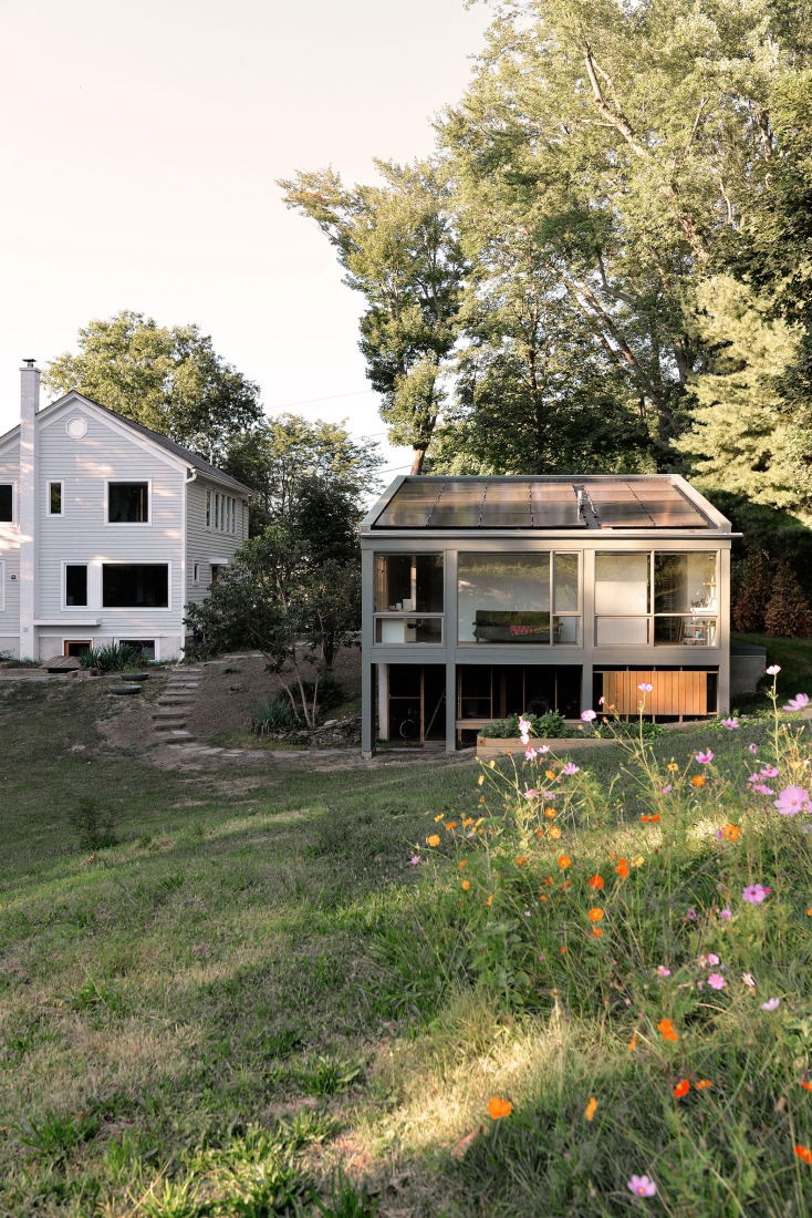 Anchorage Road Artist Studio by Ballman Khapalova. Photography by Ballman Khapalova.