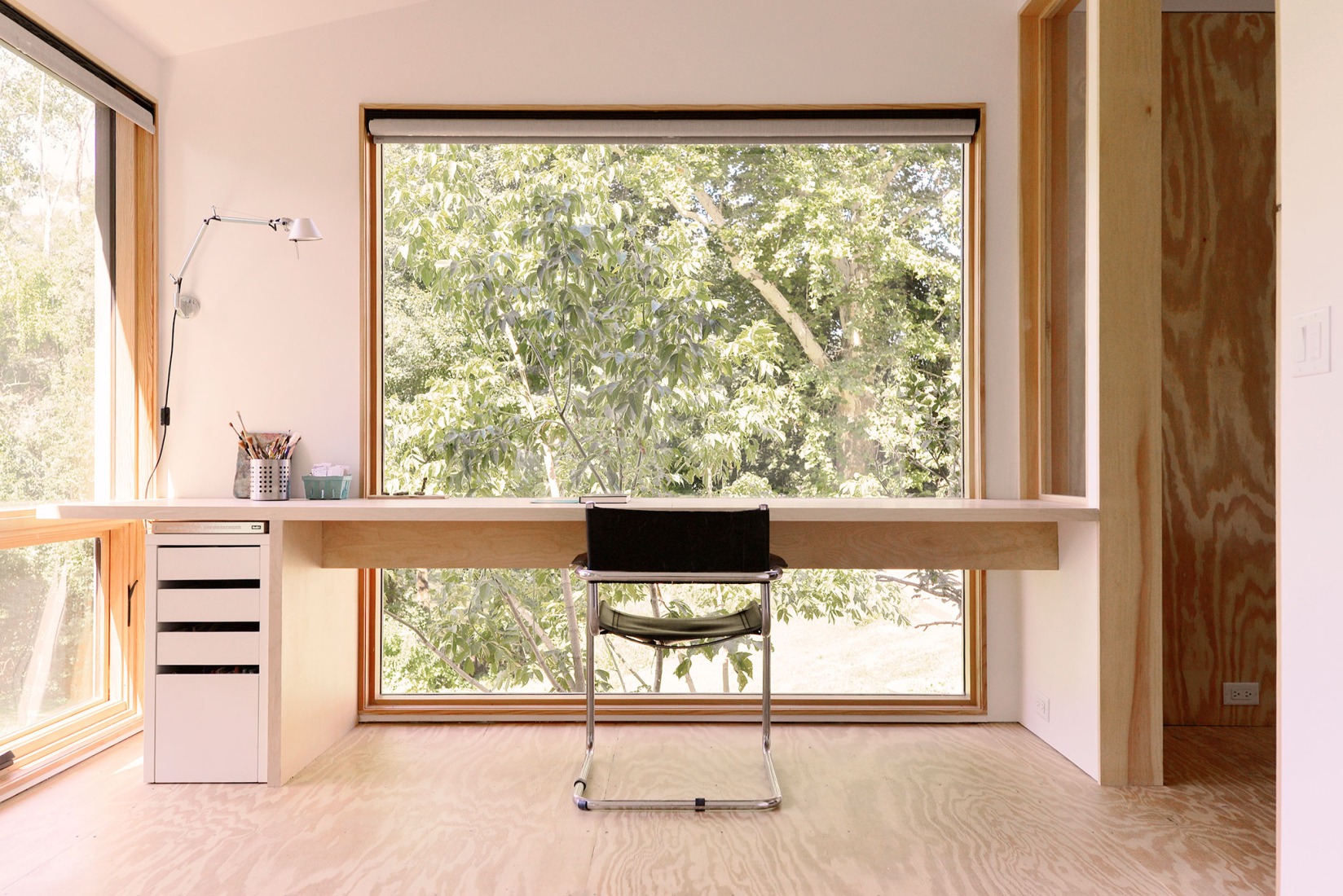 Anchorage Road Artist Studio by Ballman Khapalova. Photography by Ballman Khapalova.