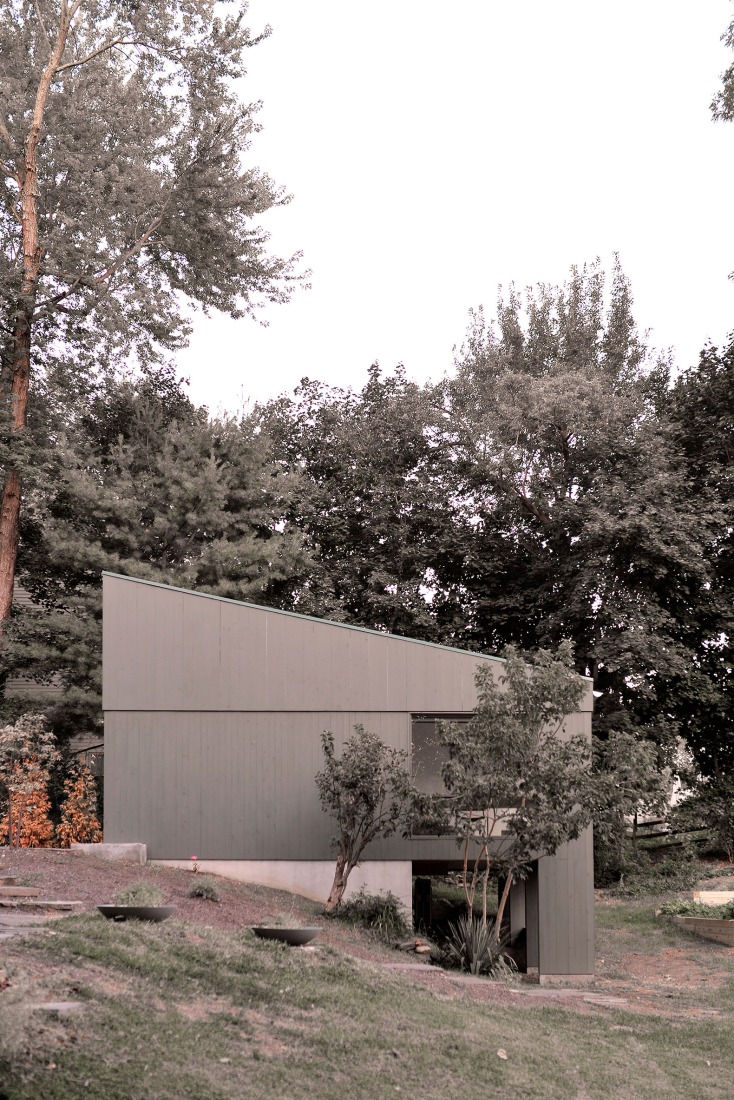 Anchorage Road Artist Studio by Ballman Khapalova. Photography by Ballman Khapalova.