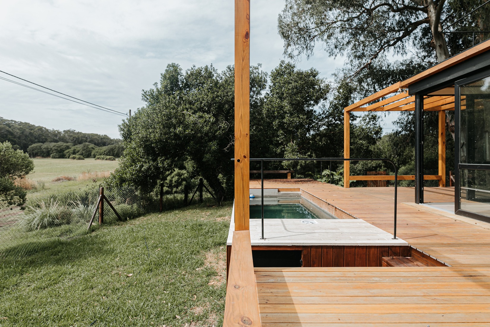 Casa de veraneo en Chapadmalal por Estudio Borrachia. Fotografía por Adrián Rios.