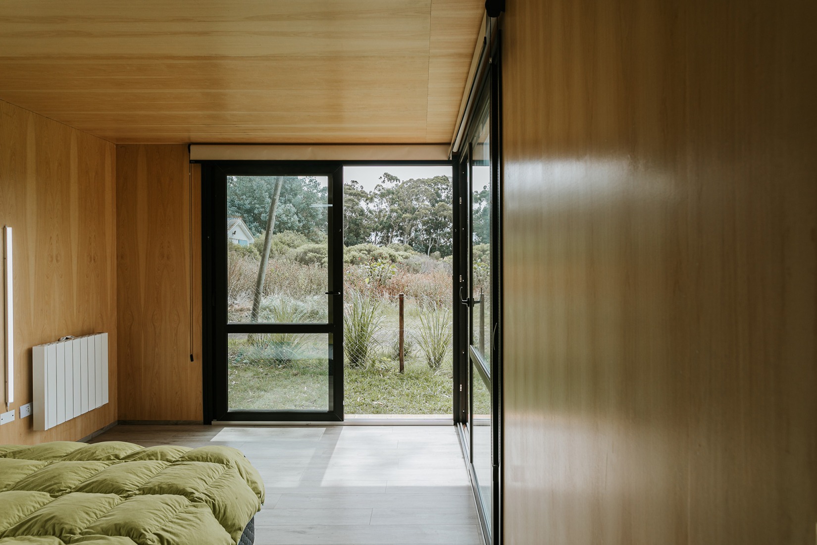 Casa de veraneo en Chapadmalal por Estudio Borrachia. Fotografía por Adrián Rios.