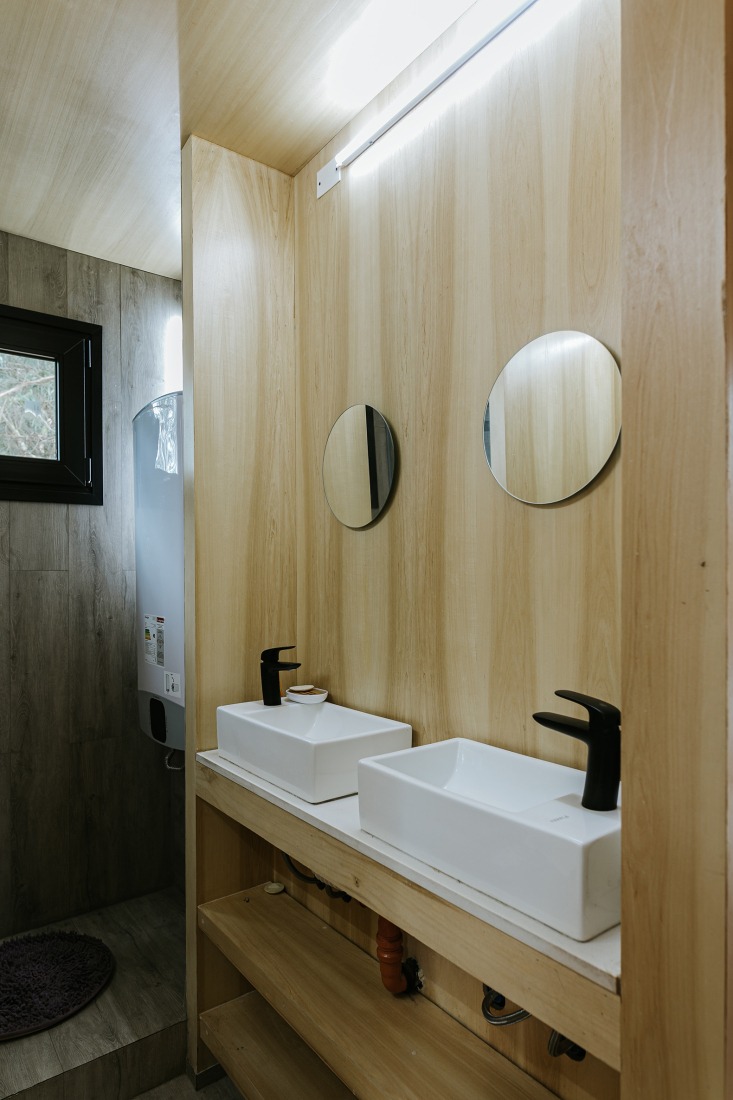 Casa de veraneo en Chapadmalal por Estudio Borrachia. Fotografía por Adrián Rios.