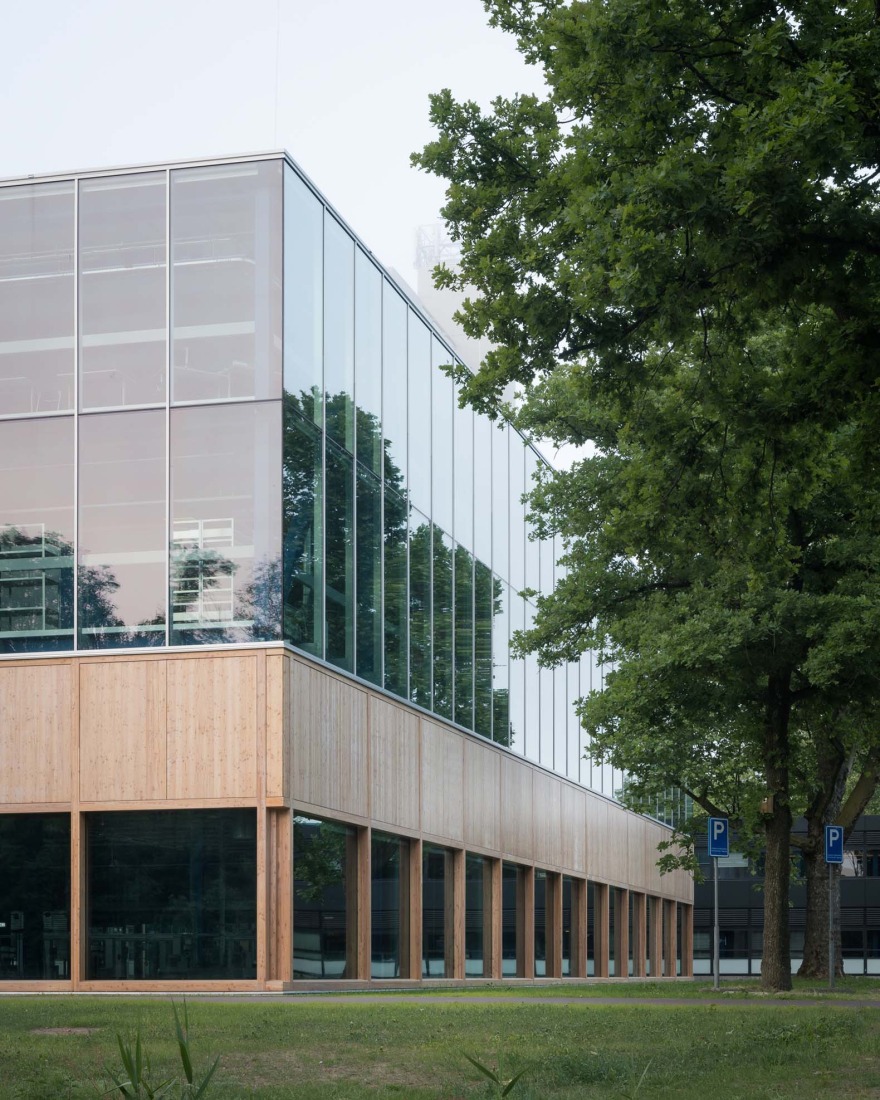 Cubo por Civic Architects y VDNDP. Fotografía por Stijn Bollaert.
