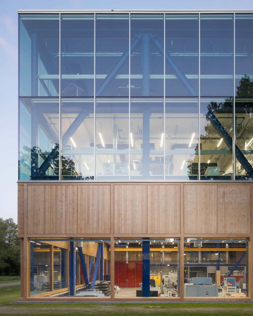 Cubo por Civic Architects y VDNDP. Fotografía por Stijn Bollaert.
