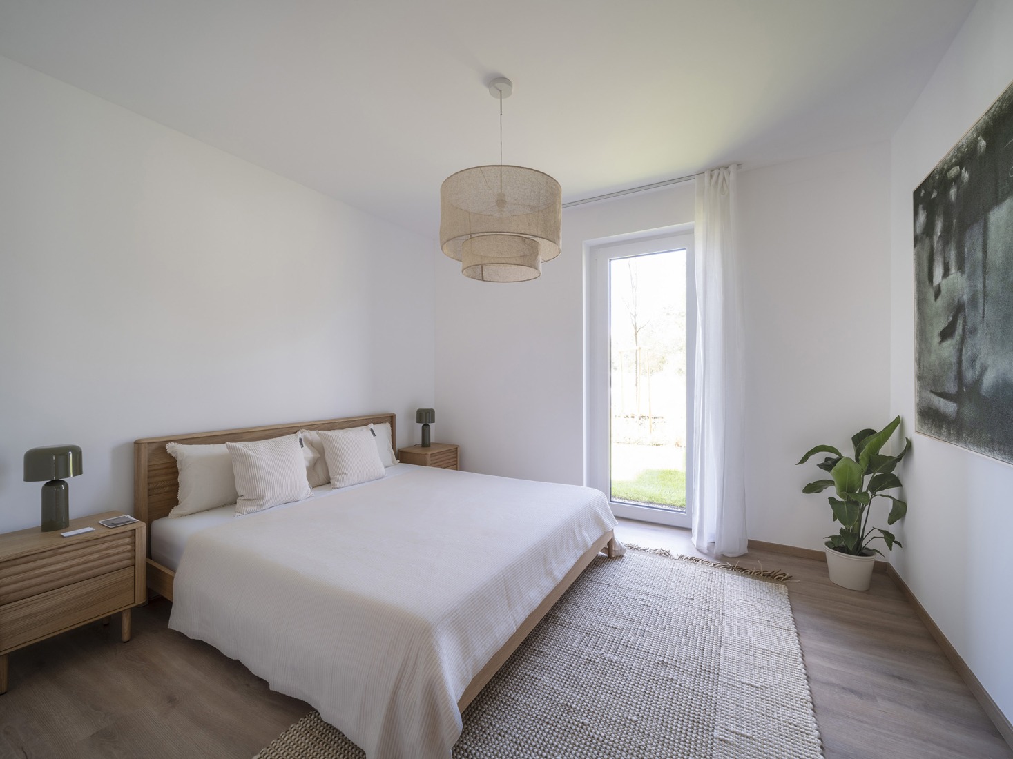 Casa y parque «Lake 11» por Coldefy + DDS. Fotografía por Tamás Bujnovszky.