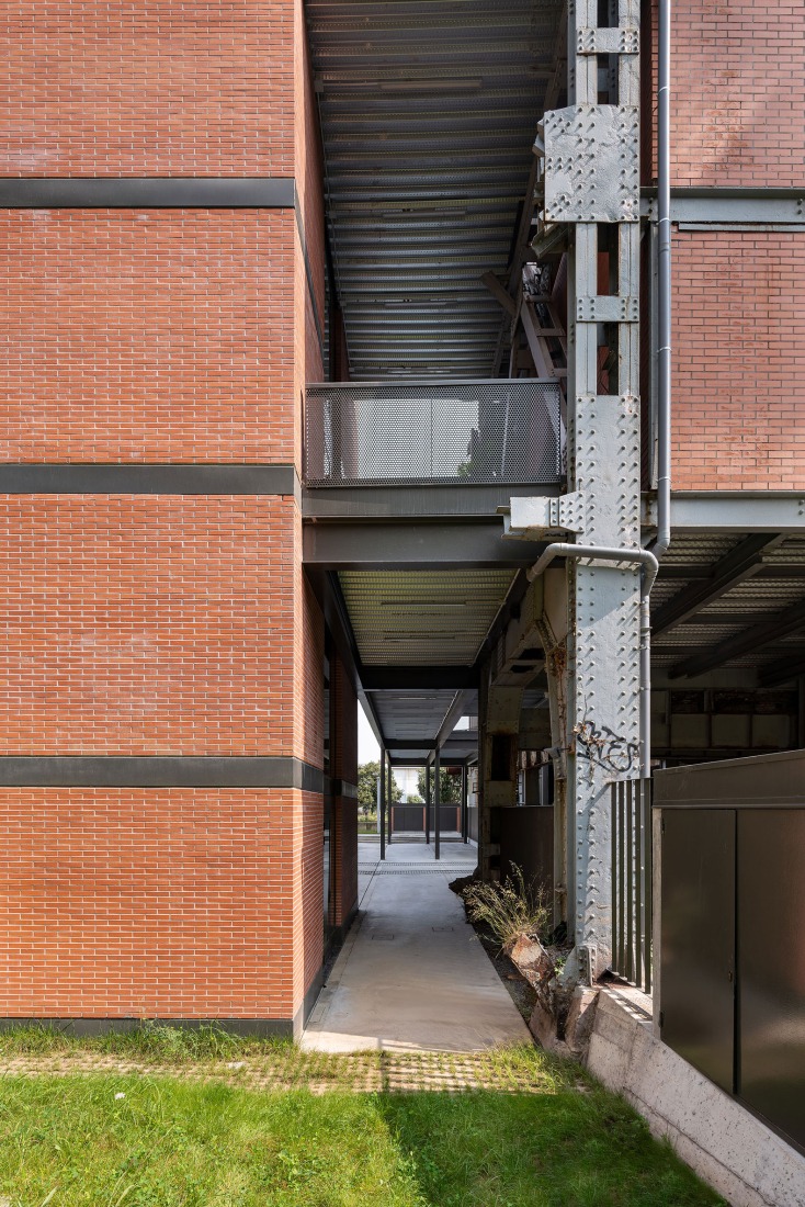 Acceso y Urbanización en el B.I.C. Horno Alto Nº1 de Sestao por Garitano Arquitectura. Fotografía por José Manuel Cutillas.