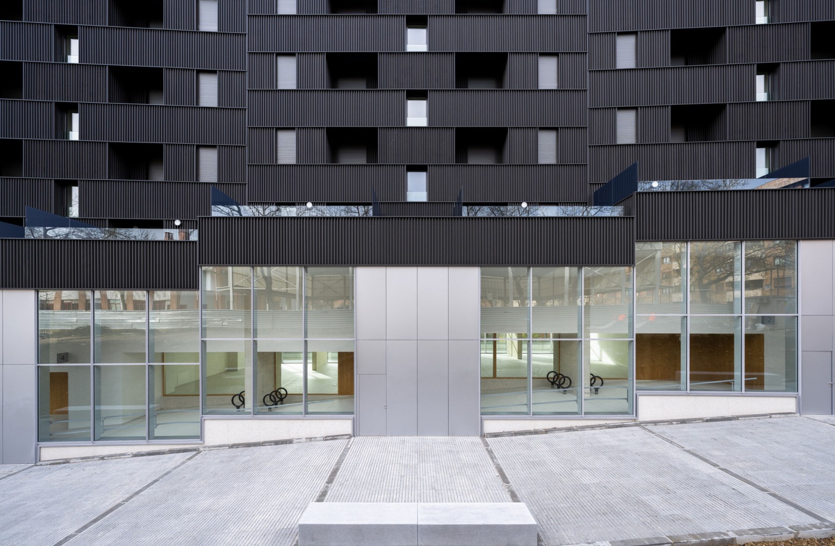 58 social housing units by GVG Estudio + MOEST. Photograph by Rubén P. Bescós