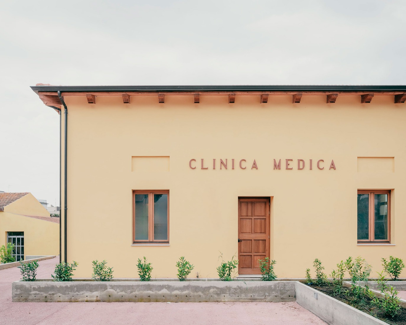 Academy of Fine Arts “M.Sironi” by Studio Associato di Architettura LERUA. Photography by Aldo Amoretti.
