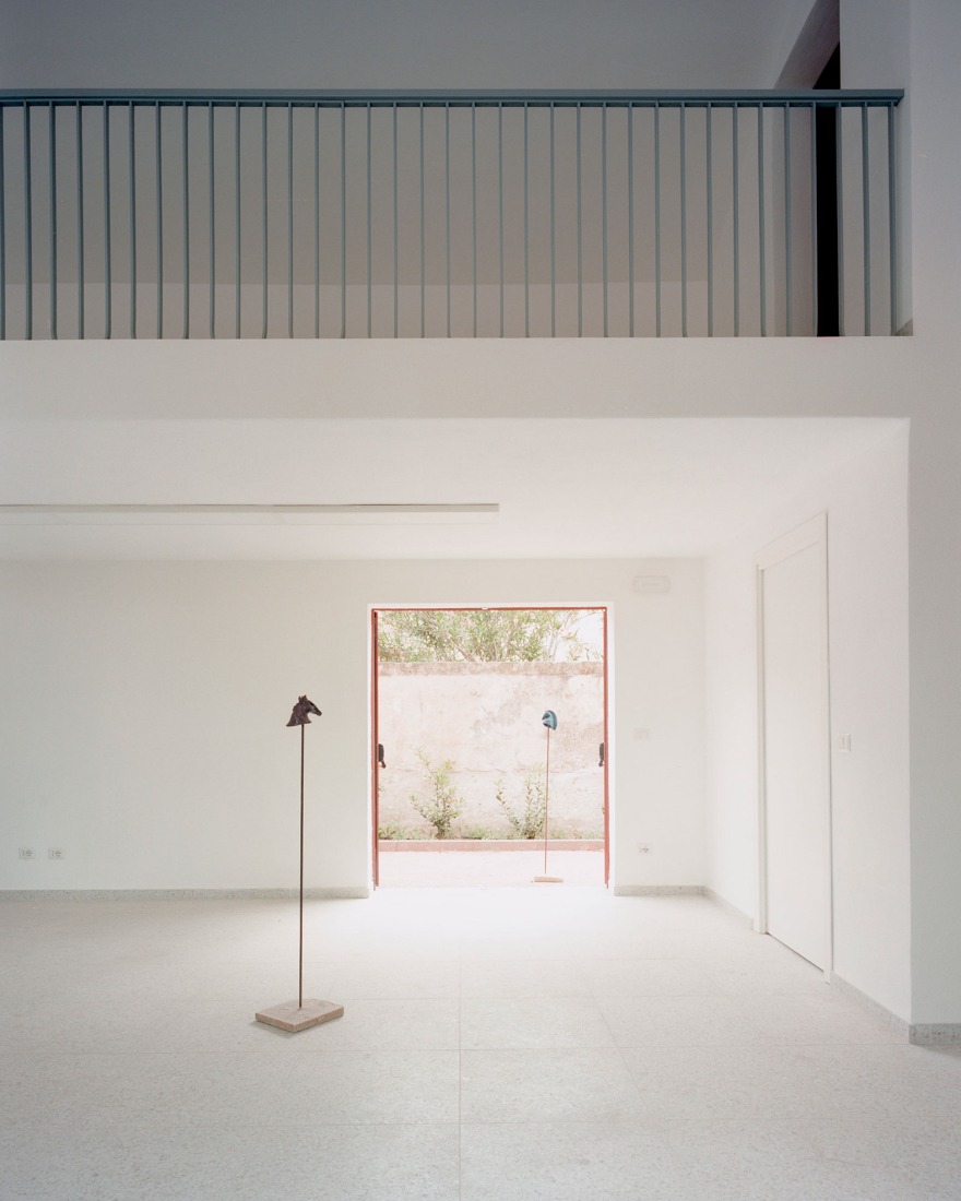 Academy of Fine Arts “M.Sironi” by Studio Associato di Architettura LERUA. Photography by Aldo Amoretti.