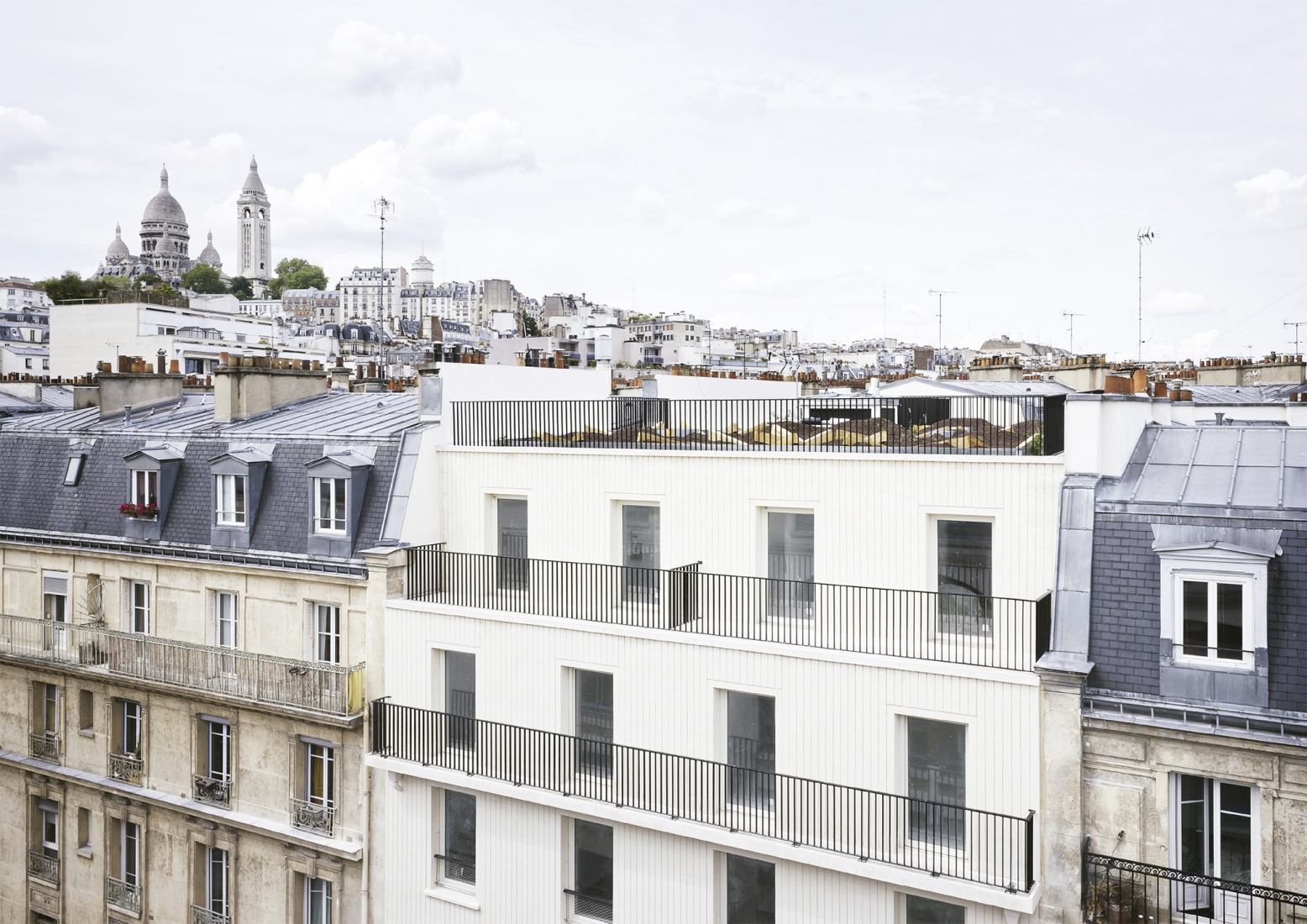 Emmaüs Clignancourt by SOA Architectes. Photography by Camille Gharbi.
