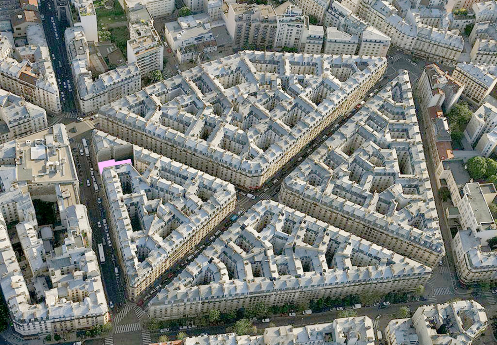 Emmaüs Clignancourt by SOA Architectes. Photography by Camille Gharbi.