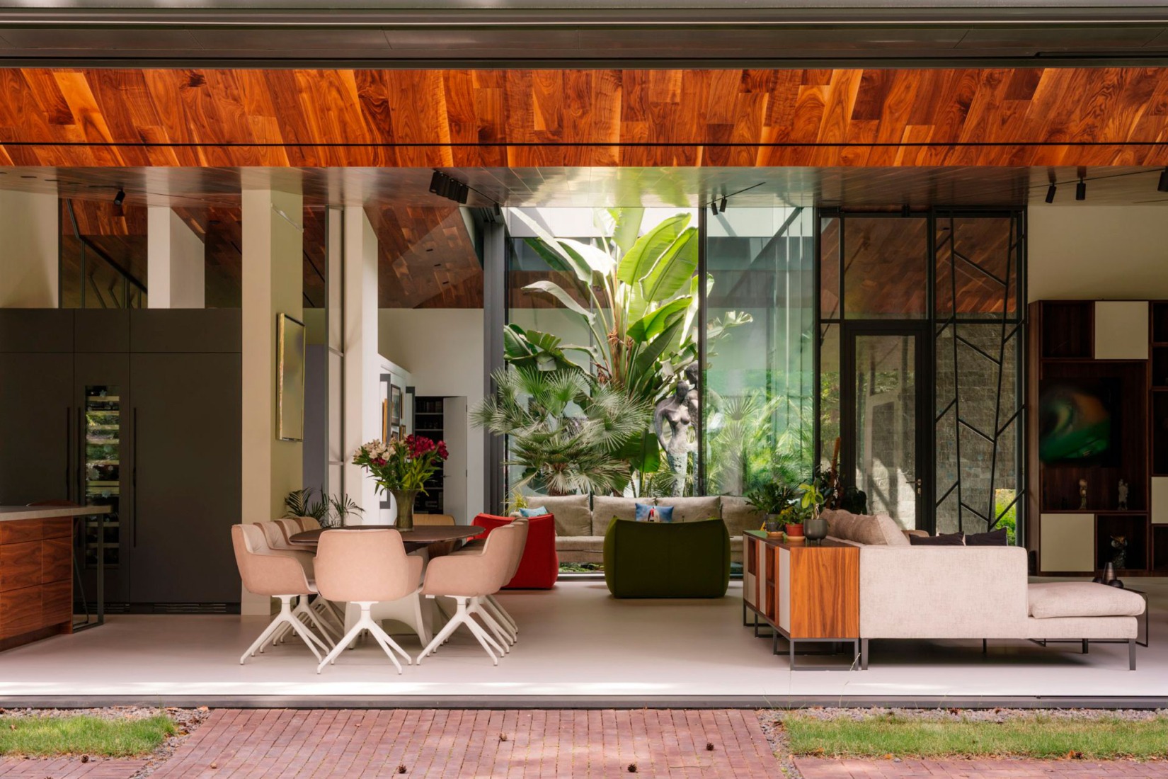 La Casa de los Viajeros por Wojciech Kotecki y Katarzyna Mach. Fotografía por Nate Cook.