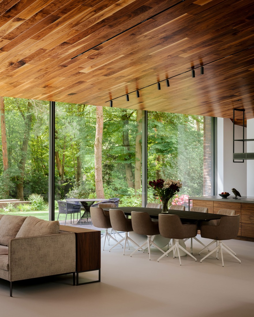 La Casa de los Viajeros por Wojciech Kotecki y Katarzyna Mach. Fotografía por Yassen Hristov.