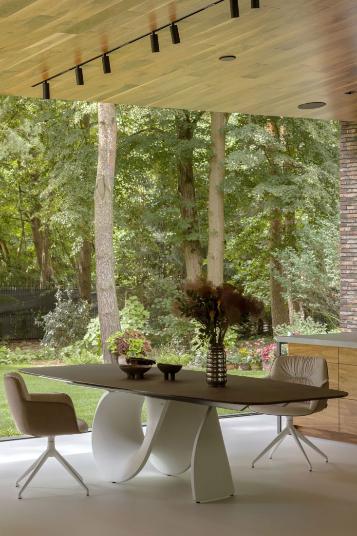 La Casa de los Viajeros por Wojciech Kotecki y Katarzyna Mach. Fotografía por Yassen Hristov.