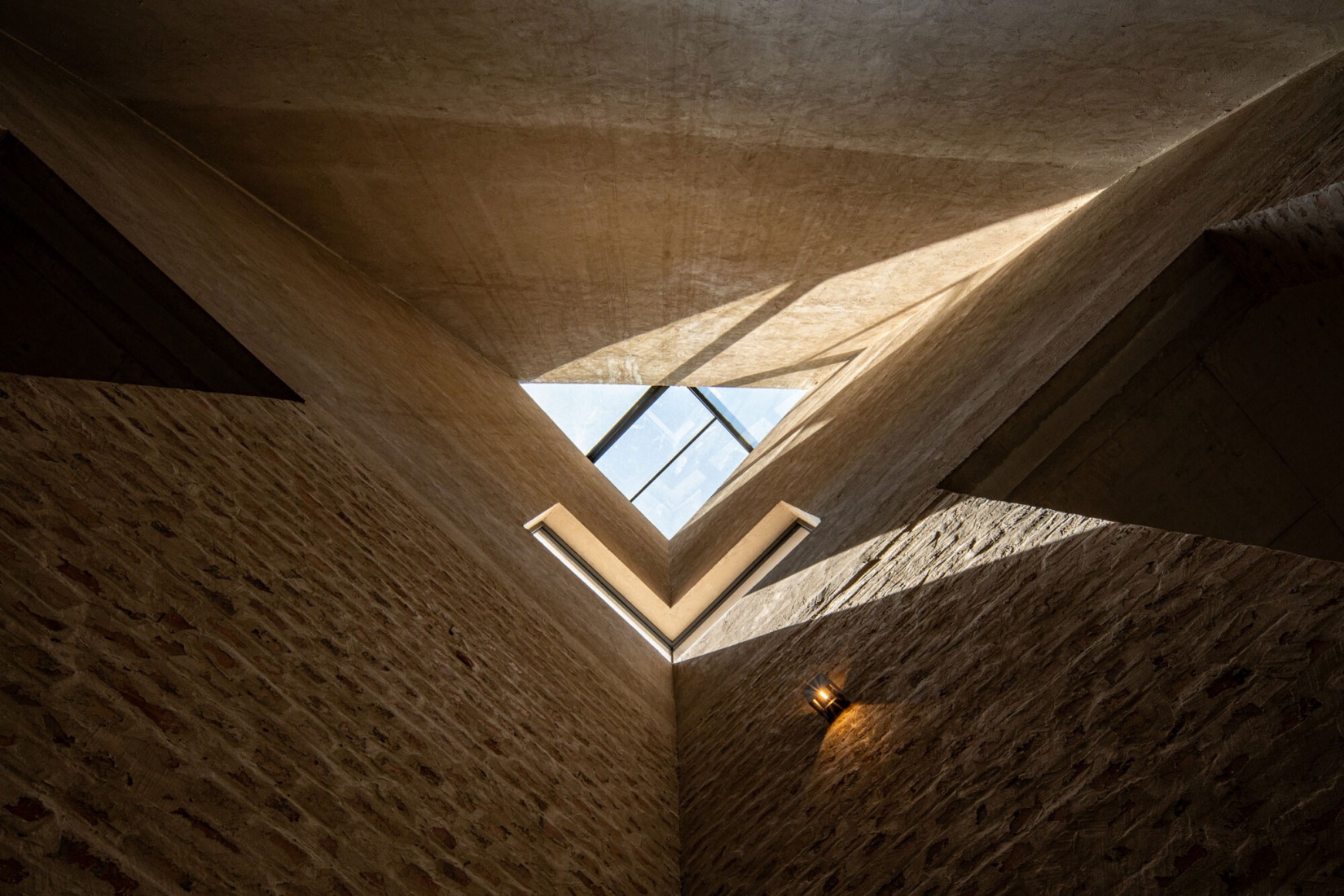 View from inside one of the four ventilation towers – which are connected to an underground cooling system. Photograph courtesy by Aga Khan Trust for Culture / Dou Yujun (photographer).