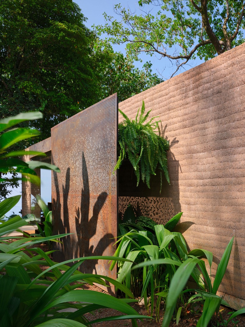 Studio House by Formafatal. Photograph by BoysPlayNice.