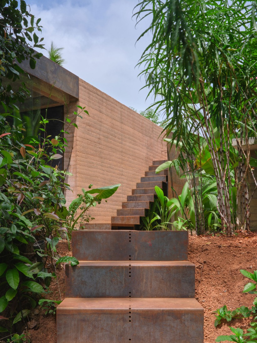 Studio House by Formafatal. Photograph by BoysPlayNice.