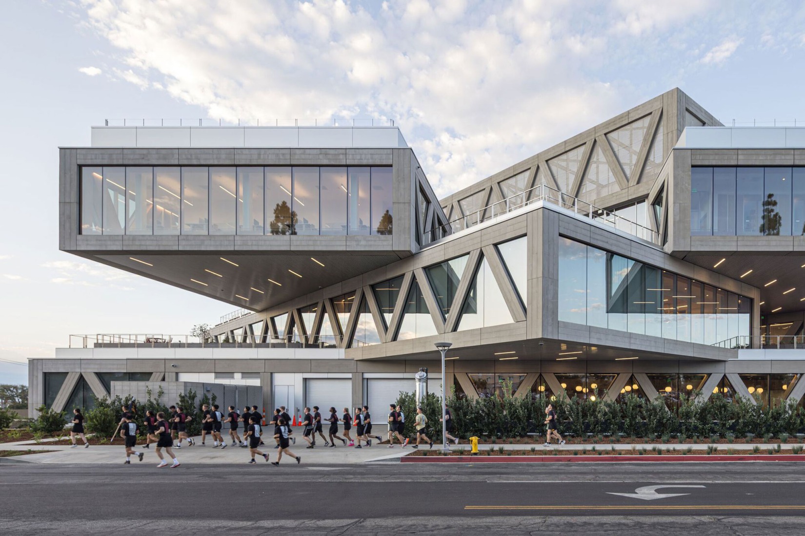 Claremont McKenna College por BIG. Fotografía por Laurian Ghinitoiu.