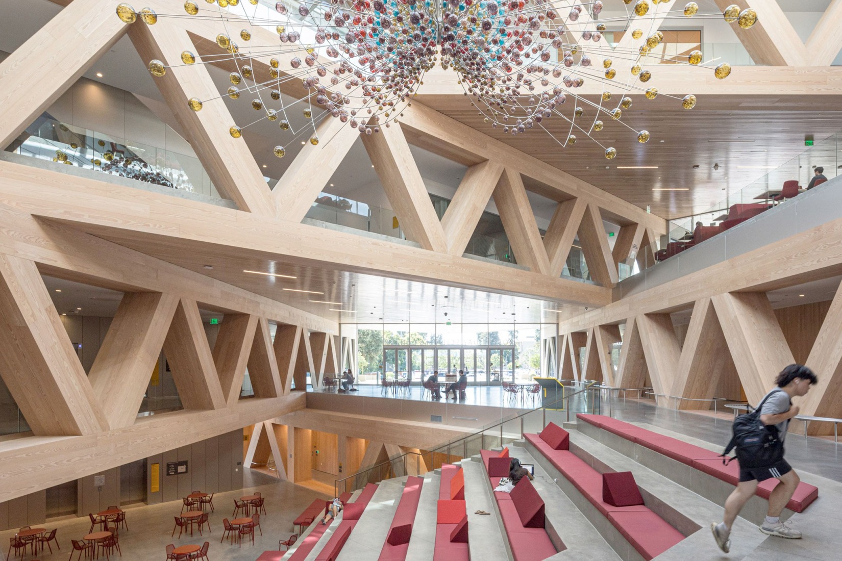 Claremont McKenna College por BIG. Fotografía por Laurian Ghinitoiu.