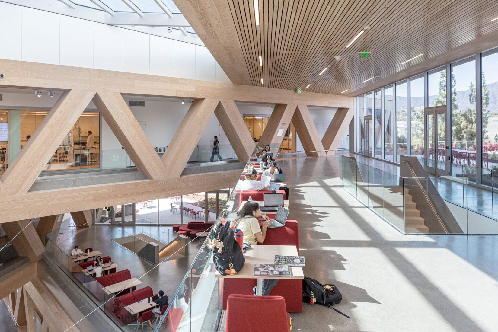 Claremont McKenna College por BIG. Fotografía por Laurian Ghinitoiu.