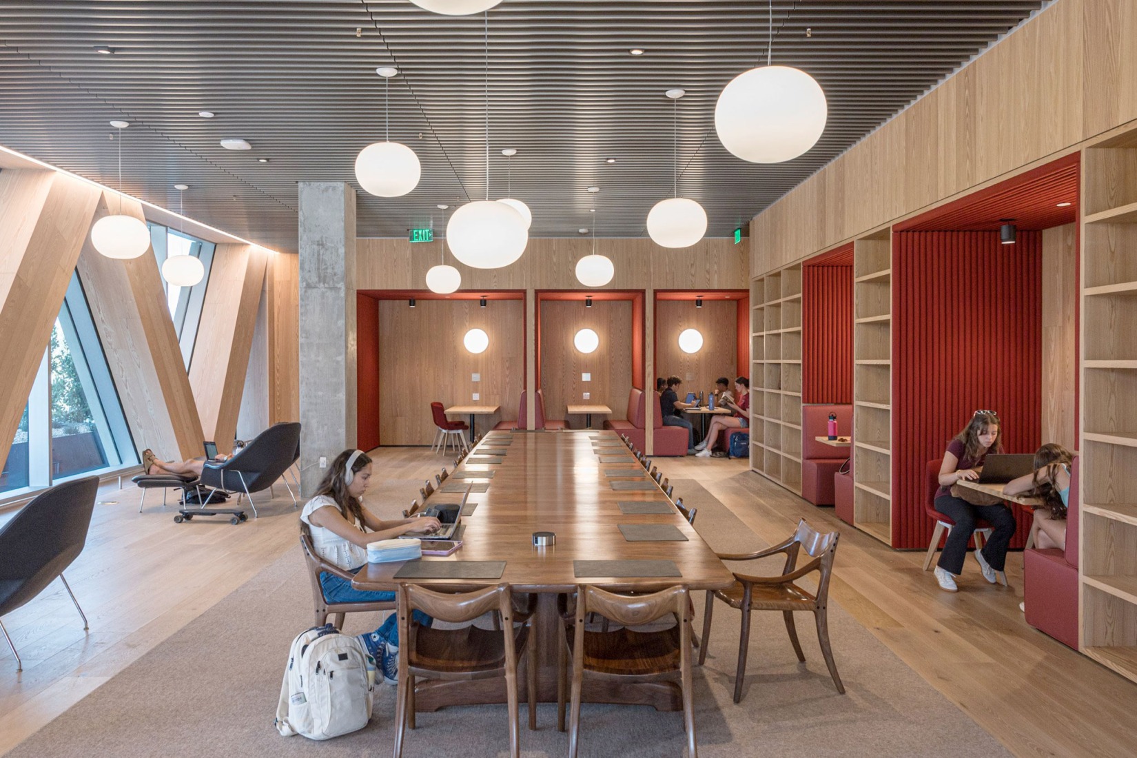Claremont McKenna College por BIG. Fotografía por Laurian Ghinitoiu.