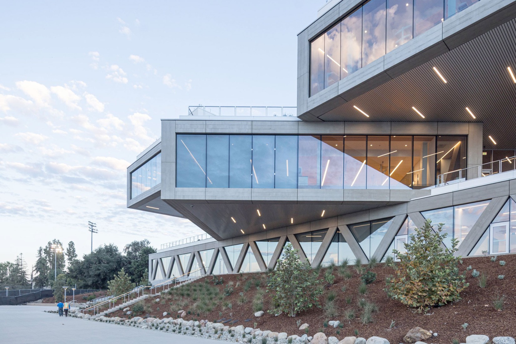 Claremont McKenna College por BIG. Fotografía por Laurian Ghinitoiu.