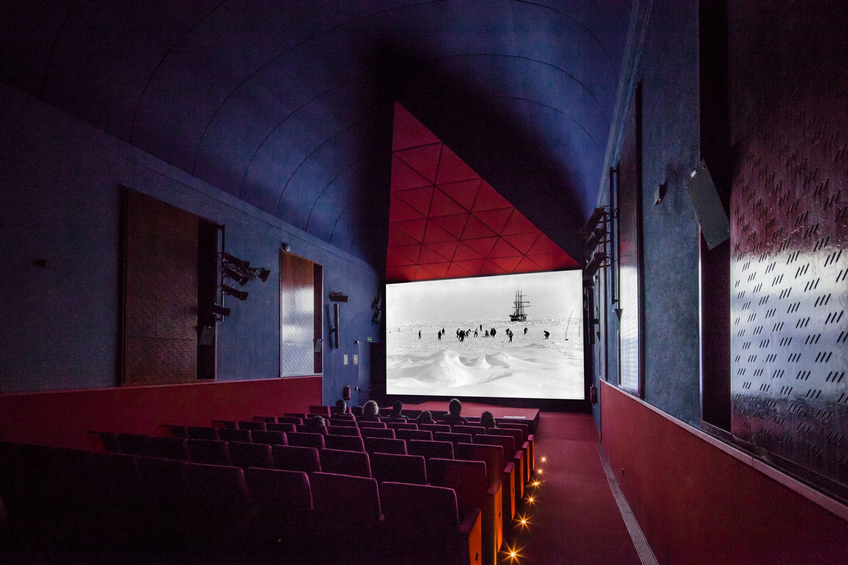 Cine y Auditorio del Museo Reina Sofía por BACH / Jaume Bach + Anna y Eugeni Bach. Fotografía de Eugeni Bach.