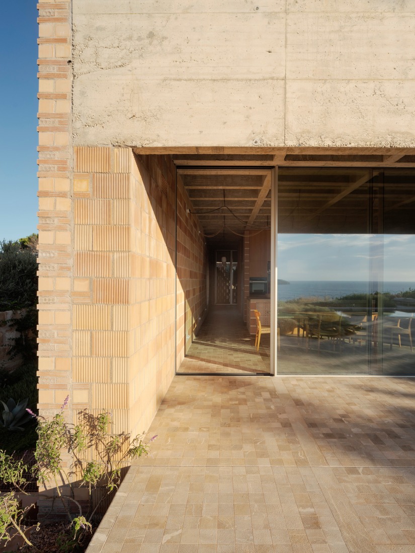 Ca na Birgit by TEd'A arquitectes. Photograph by Luis Díaz Díaz. Ca na Birgit by TEd'A arquitectes. Photograph by Luis Díaz Díaz.