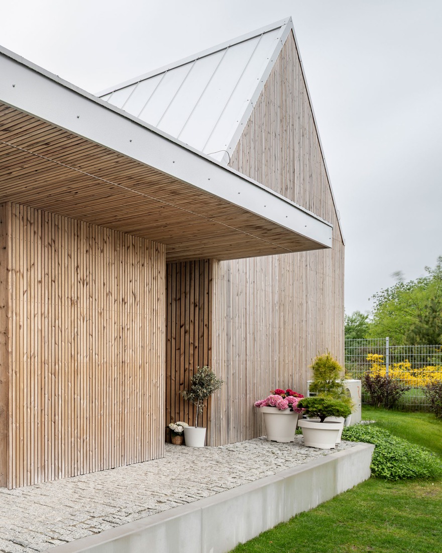 House in Jastrzębia Góra by Archmondo. Photograph by Jakub Certowicz.