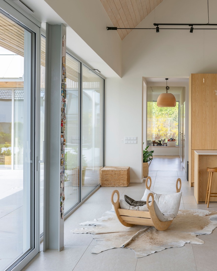 House in Jastrzębia Góra by Archmondo. Photograph by Jakub Certowicz.