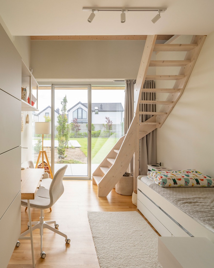 House in Jastrzębia Góra by Archmondo. Photograph by Jakub Certowicz.