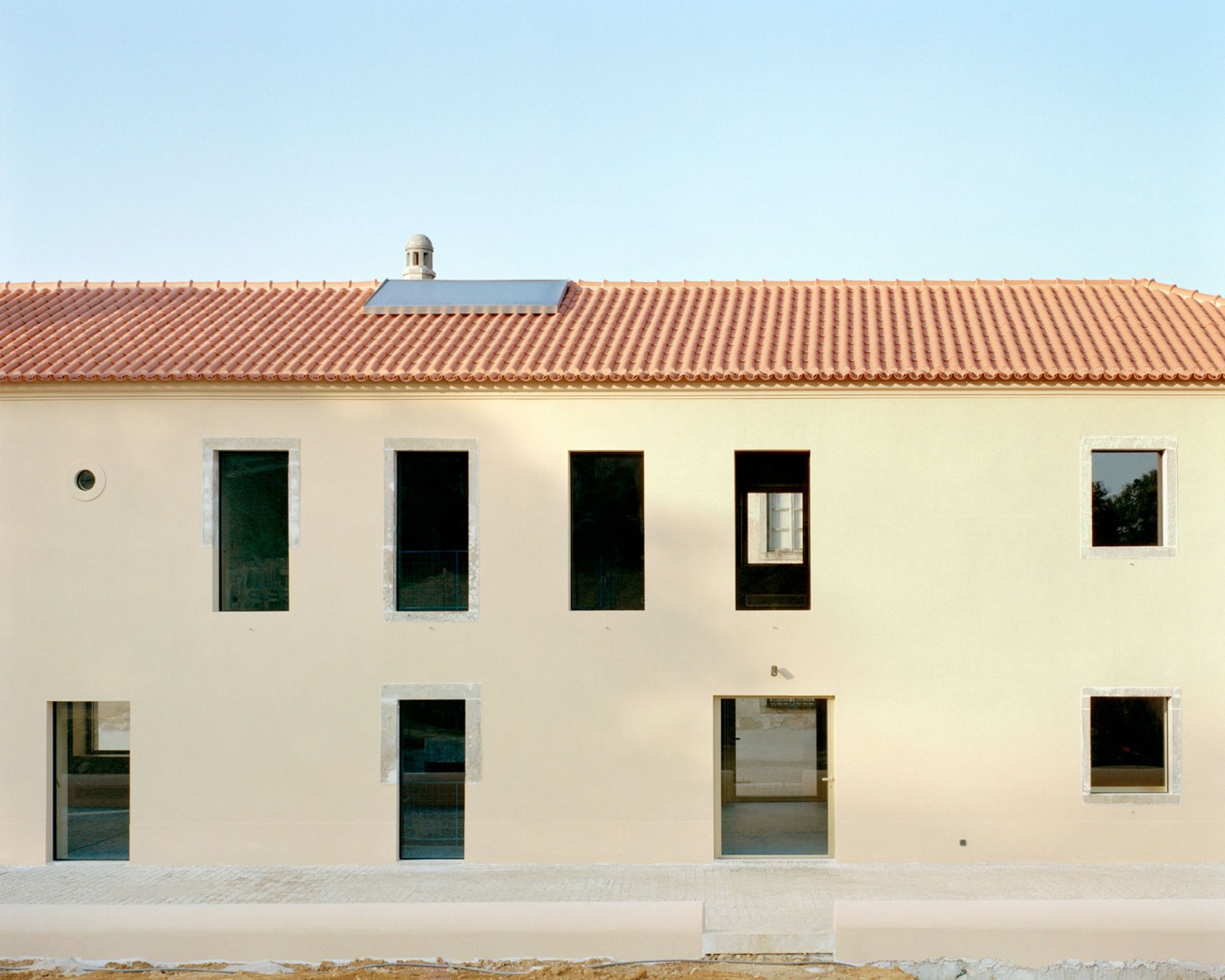 House II in a Quinta de Recreio by Arquitectura-G. Photograph by Maxime Delvaux.