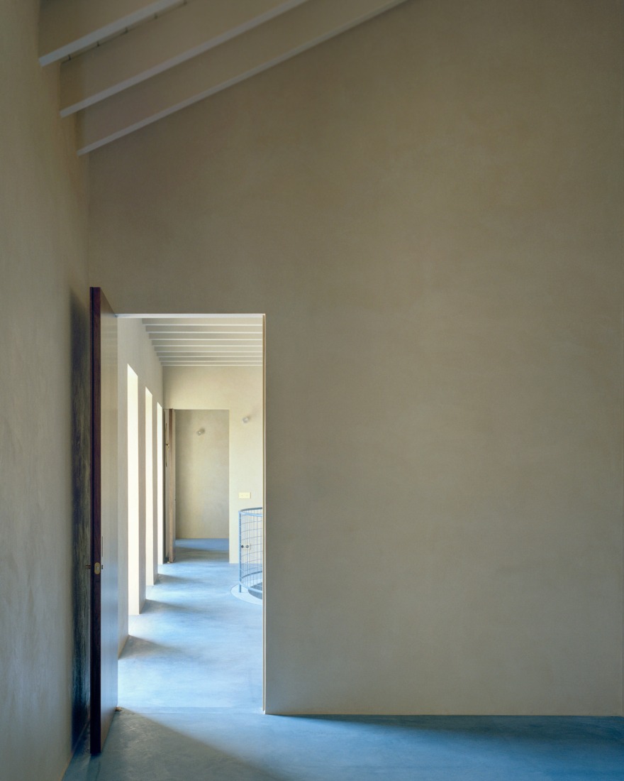 House II in a Quinta de Recreio by Arquitectura-G. Photograph by Maxime Delvaux.