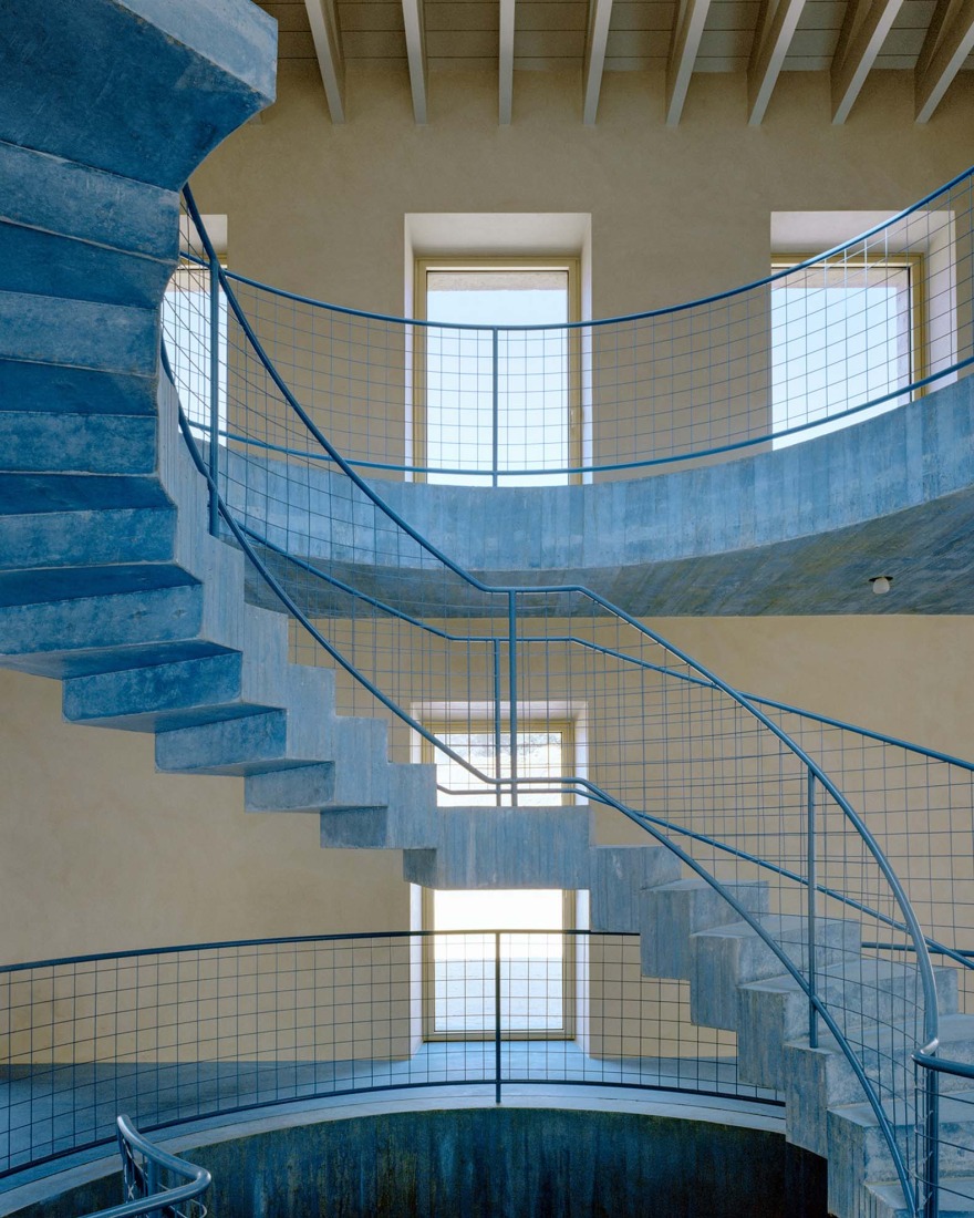 House II in a Quinta de Recreio by Arquitectura-G. Photograph by Maxime Delvaux.
