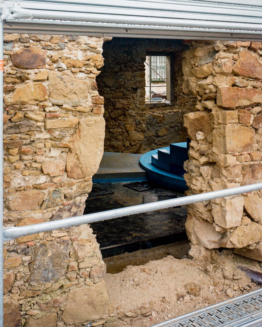 House II in a Quinta de Recreio by Arquitectura-G. Photograph by Francisco Ascensão.