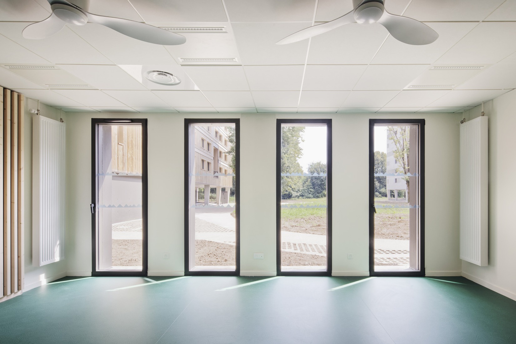 Residencia de estudiantes Joséphine Baker por Ateliers A+ y Atelier Métis. Fotografía por Camille Gharbi.