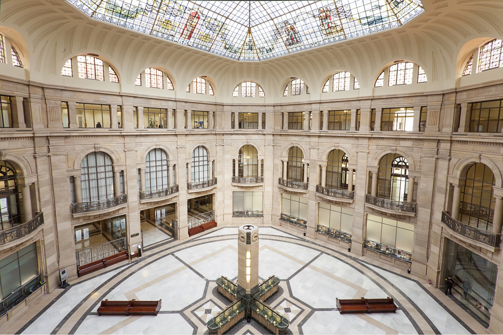 Patio de operaciones. Fotografía cortesía por El Banco de España.