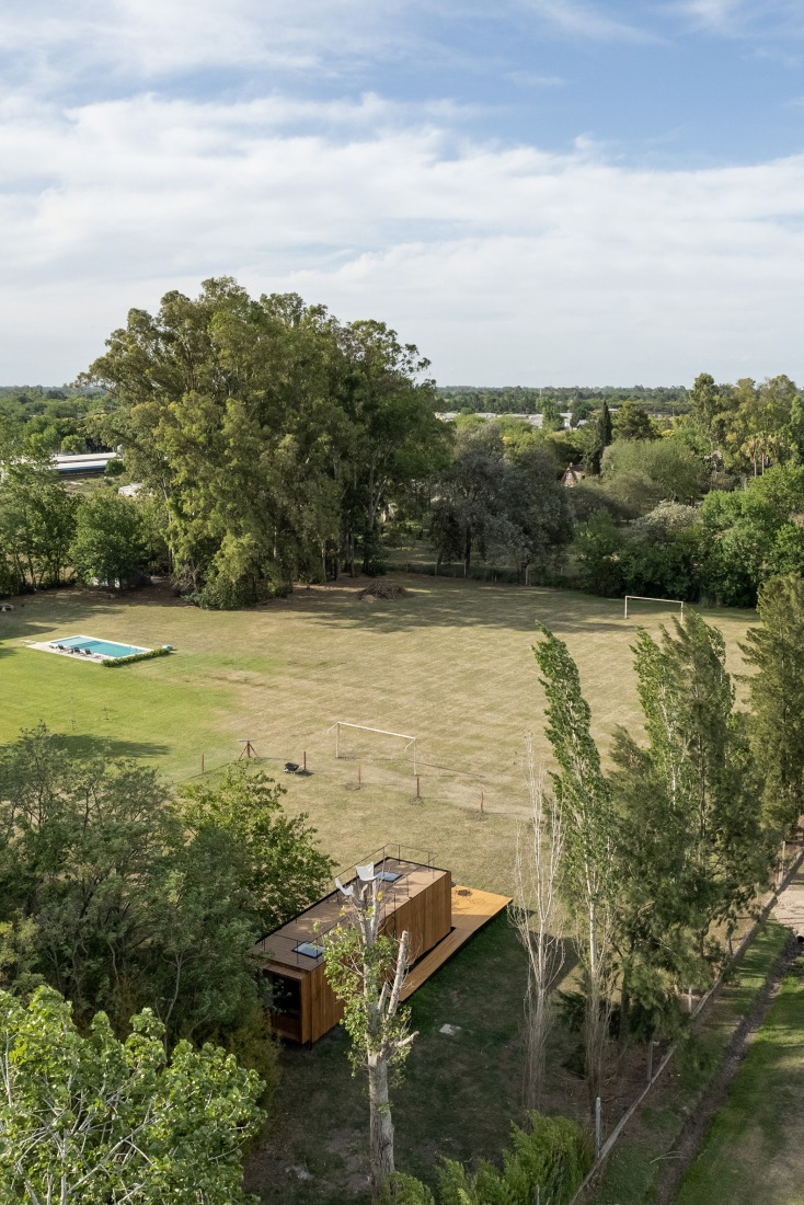 Minimal house in La Plata by Estudio Borrachia. Photograph by Luis Barandiaran.