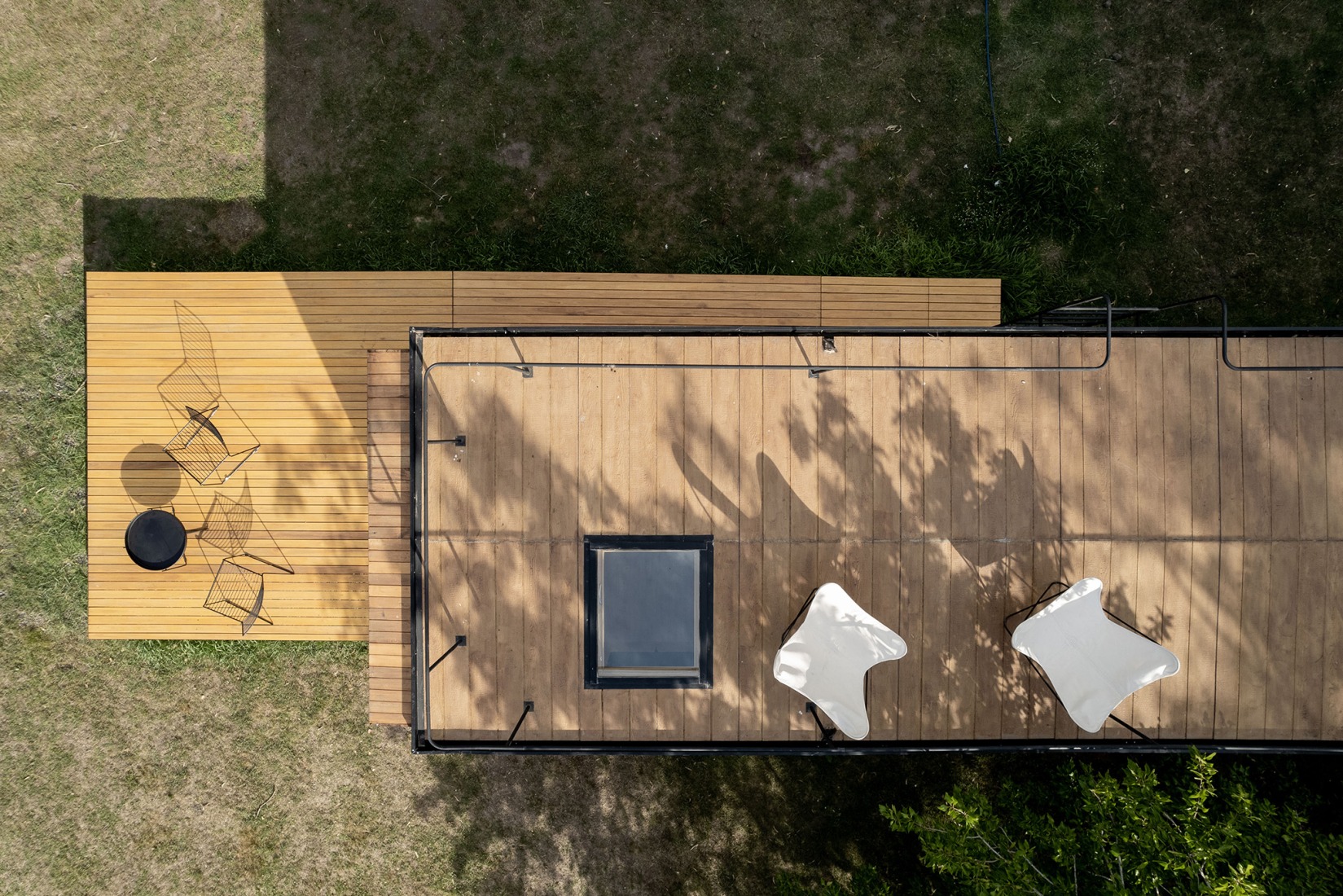 Minimal house in La Plata by Estudio Borrachia. Photograph by Luis Barandiaran.