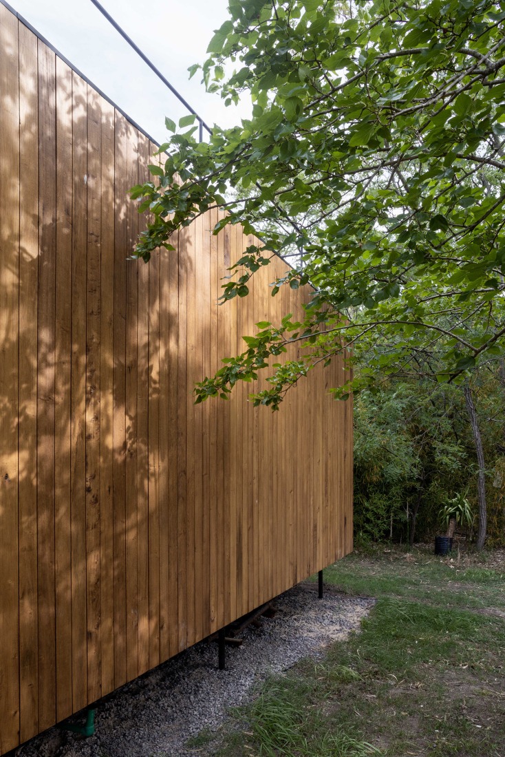 Minimal house in La Plata by Estudio Borrachia. Photograph by Luis Barandiaran.