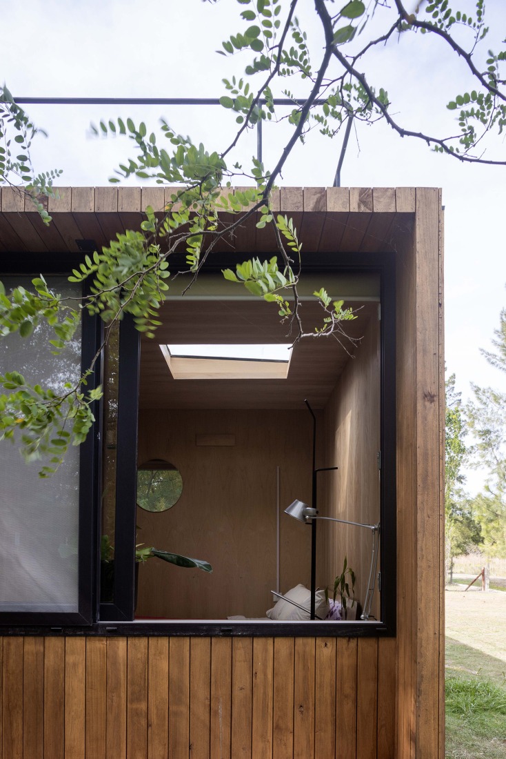 Minimal house in La Plata by Estudio Borrachia. Photograph by Luis Barandiaran.