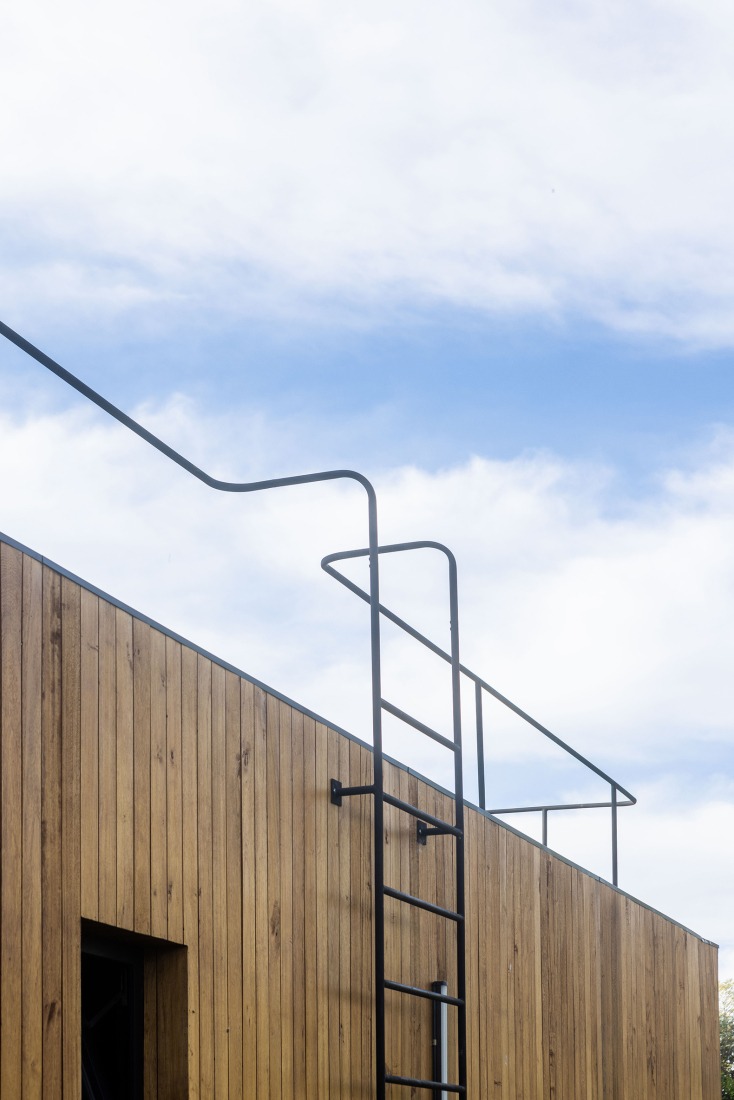 Minimal house in La Plata by Estudio Borrachia. Photograph by Luis Barandiaran.