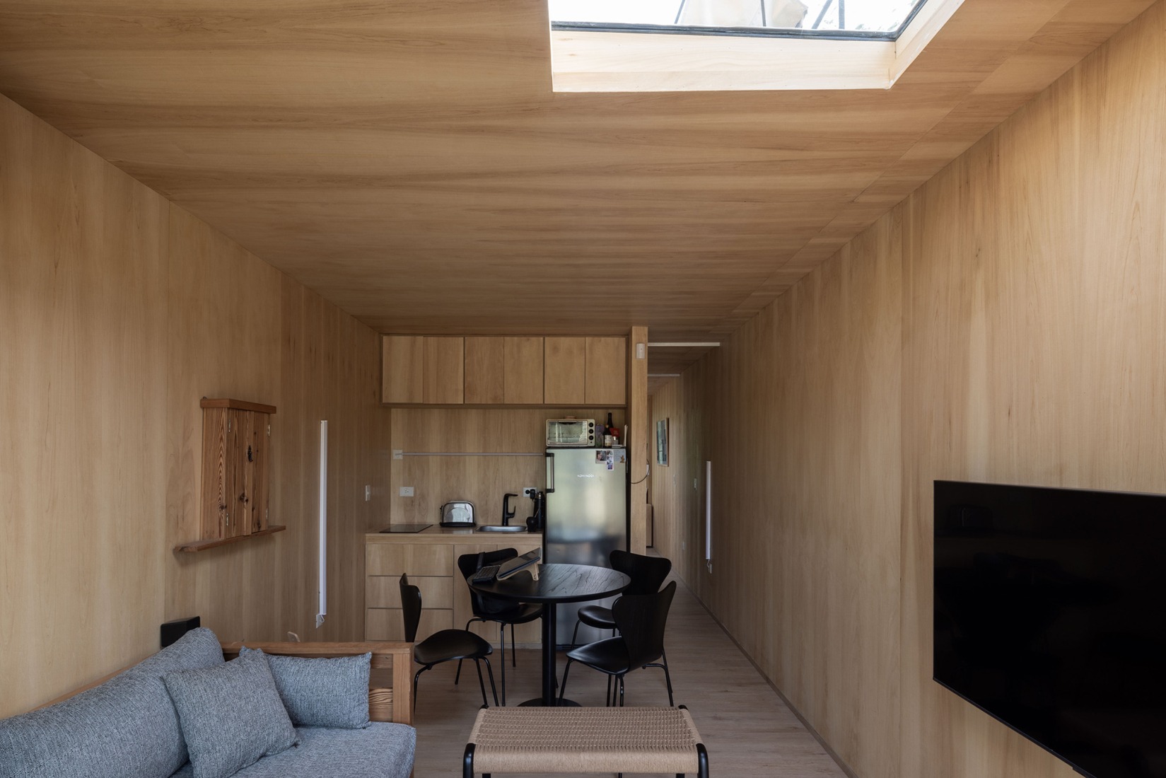 Minimal house in La Plata by Estudio Borrachia. Photograph by Luis Barandiaran.