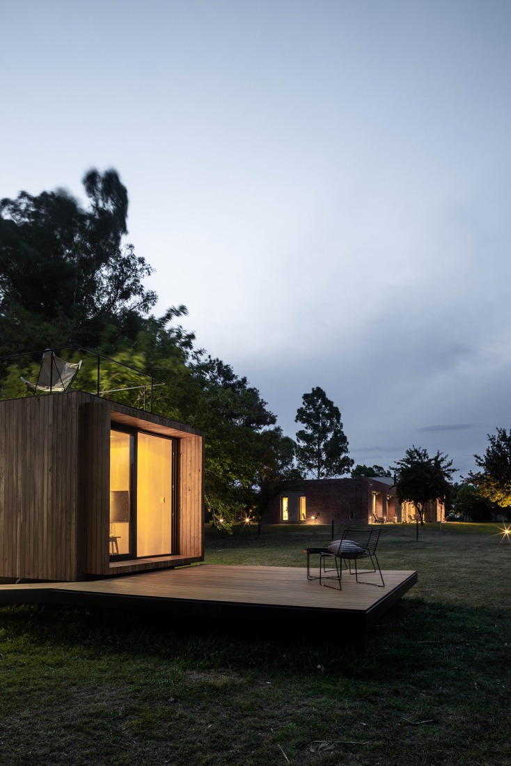 Minimal house in La Plata by Estudio Borrachia. Photograph by Luis Barandiaran.