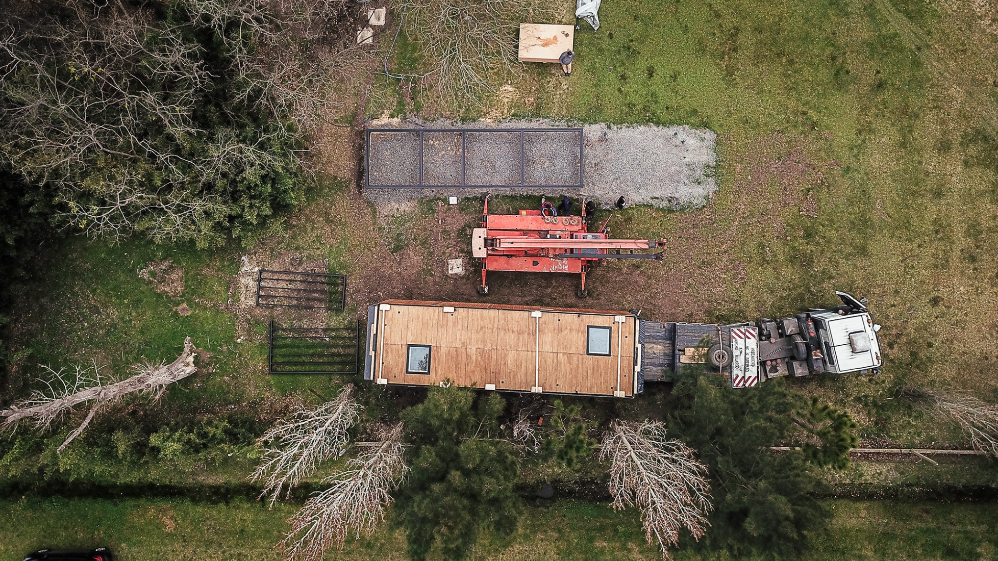 Assembly process. Minimal house in La Plata by Estudio Borrachia. Photograph by Matías Carlino.
